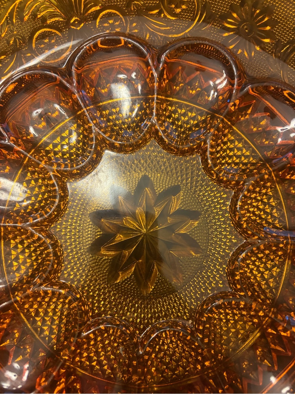 Vintage Indiana glass tiara amber deviled egg plate - Picture 4 of 4